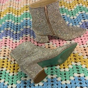 Betsey Johnson Kyla Silver Rhinestone Glitter Ankle Booties Pointed Toe Boots